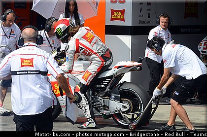 motogp_simoncelli_015_republique_tcheque_brno_2011.jpg
