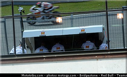 motogp_simoncelli_017_republique_tcheque_brno_2011.jpg