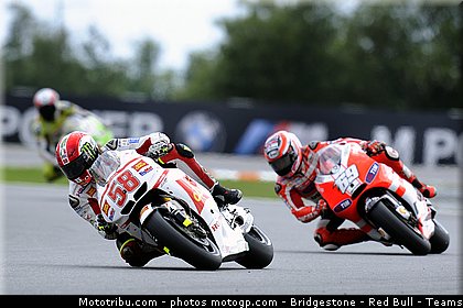 motogp_simoncelli_018_republique_tcheque_brno_2011.jpg