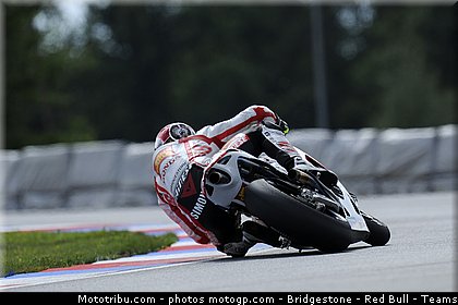 motogp_simoncelli_024_republique_tcheque_brno_2011.jpg