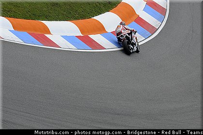 motogp_simoncelli_025_republique_tcheque_brno_2011.jpg