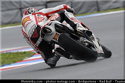 motogp_simoncelli_028_republique_tcheque_brno_2011.jpg