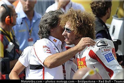 motogp_simoncelli_041_republique_tcheque_brno_2011.jpg