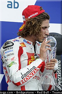 motogp_simoncelli_050_republique_tcheque_brno_2011.jpg