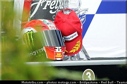 motogp_simoncelli_054_republique_tcheque_brno_2011.jpg