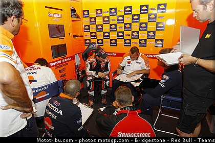 motogp_stoner_011_republique_tcheque_brno_2011.jpg