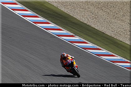 motogp_stoner_013_republique_tcheque_brno_2011.jpg