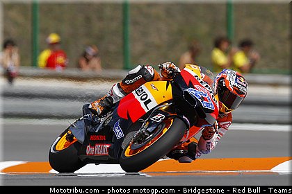 motogp_stoner_015_republique_tcheque_brno_2011.jpg