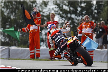 motogp_stoner_021_republique_tcheque_brno_2011.jpg