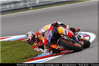 motogp_stoner_028_republique_tcheque_brno_2011.jpg