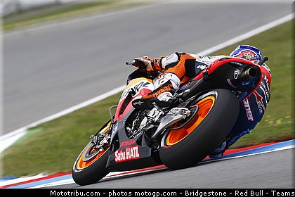 motogp_stoner_029_republique_tcheque_brno_2011.jpg