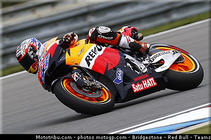 motogp_stoner_030_republique_tcheque_brno_2011.jpg