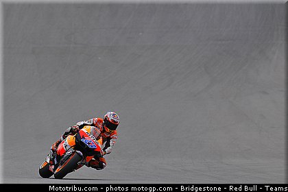 motogp_stoner_035_republique_tcheque_brno_2011.jpg