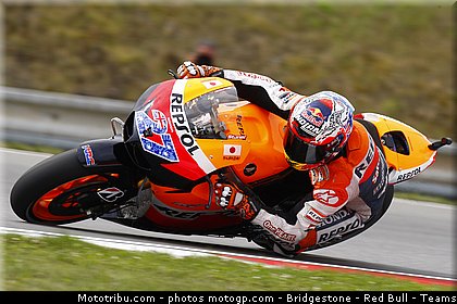 motogp_stoner_043_republique_tcheque_brno_2011.jpg