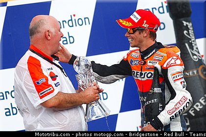 motogp_stoner_049_republique_tcheque_brno_2011.jpg