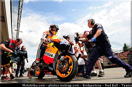 motogp_stoner_053_republique_tcheque_brno_2011.jpg