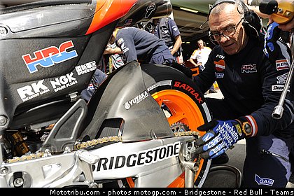 motogp_stoner_058_republique_tcheque_brno_2011.jpg