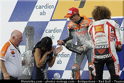 motogp_stoner_063_republique_tcheque_brno_2011.jpg