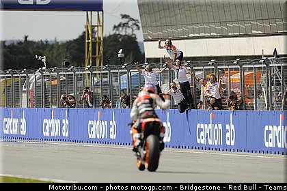 motogp_stoner_065_republique_tcheque_brno_2011.jpg