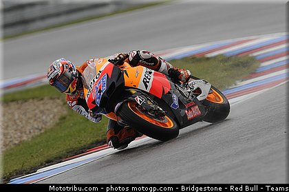 motogp_stoner_067_republique_tcheque_brno_2011.jpg