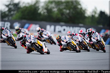 red_bull_rookie_cup_030_republique_tcheque_brno_2011.jpg