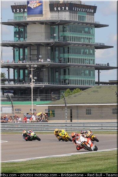 moto2_056_indianapolis_2011