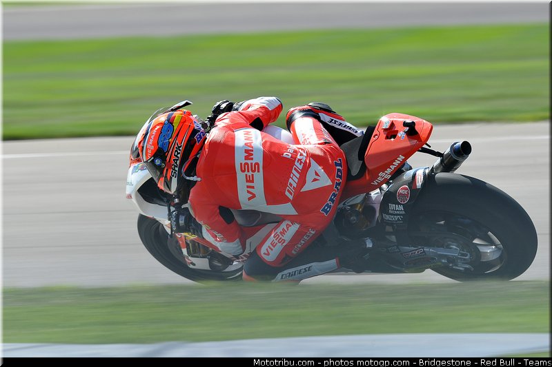 moto2_bradl_002_indianapolis_2011