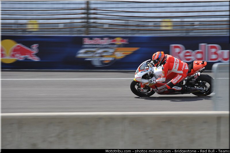 moto2_bradl_010_indianapolis_2011