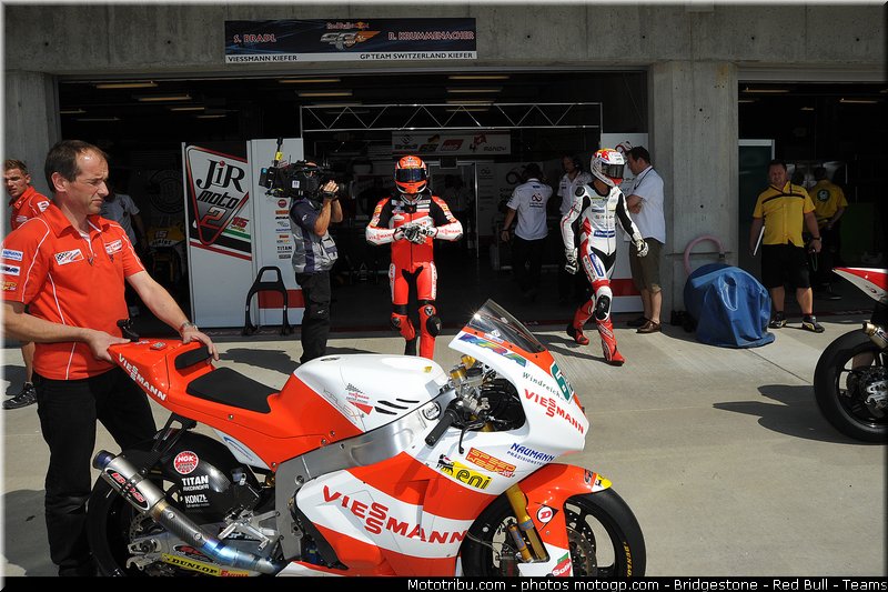 moto2_bradl_012_indianapolis_2011