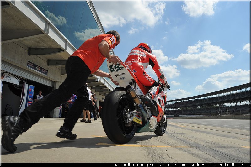 moto2_bradl_014_indianapolis_2011