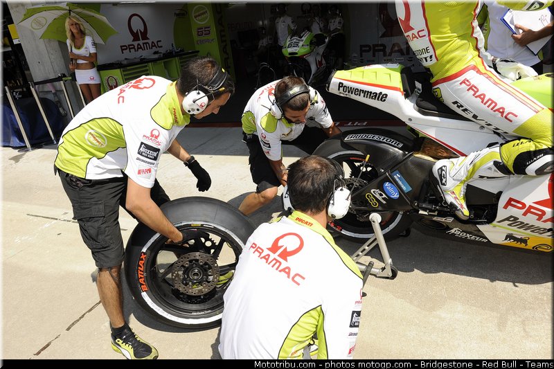 motogp_depuniet_006_indianapolis_2011