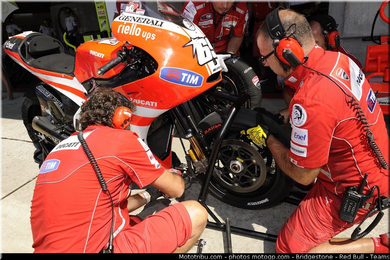 motogp_hayden_012_indianapolis_2011