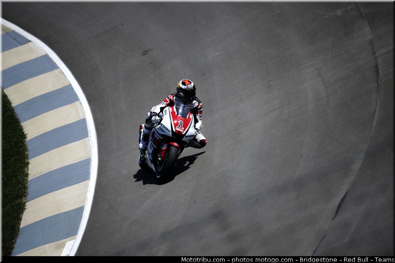 motogp_lorenzo_005_indianapolis_2011