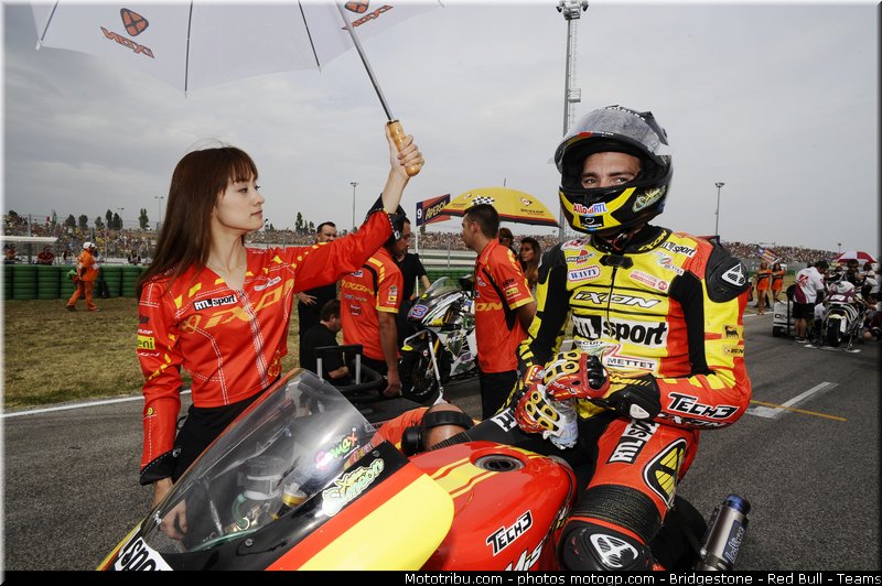 motogp_pitbabe_034_indianapolis_2011
