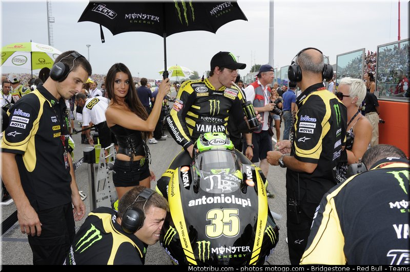 motogp_pitbabe_035_indianapolis_2011