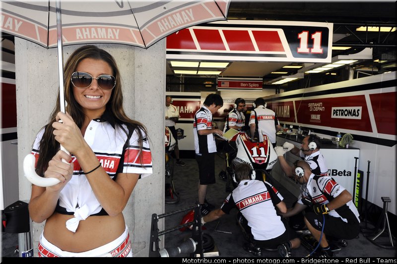 motogp_pitbabe_041_indianapolis_2011