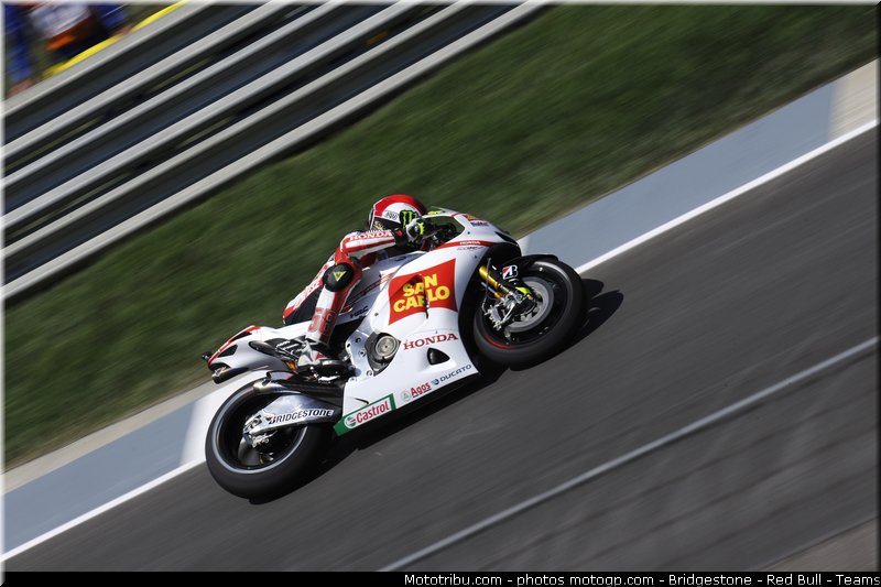 motogp_simoncelli_032_indianapolis_2011