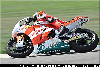 moto2_bradl_003_indianapolis_2011.jpg