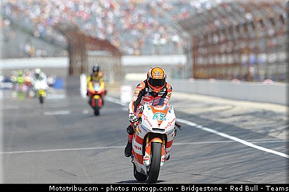 moto2_bradl_018_indianapolis_2011.jpg