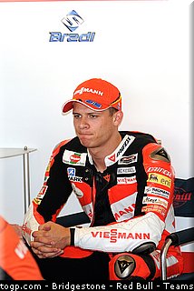 moto2_bradl_019_indianapolis_2011.jpg