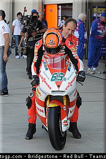 moto2_bradl_020_indianapolis_2011.jpg