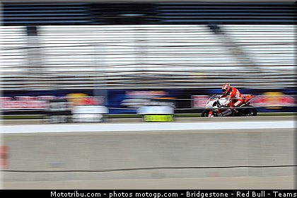 moto2_bradl_022_indianapolis_2011.jpg