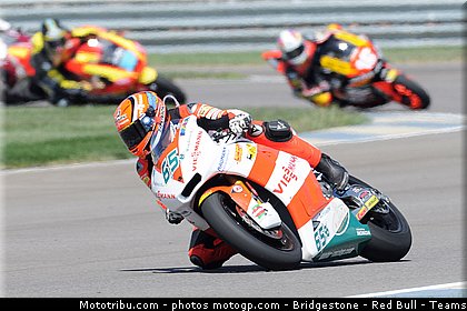 moto2_bradl_025_indianapolis_2011.jpg