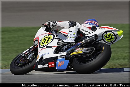 moto2_pirro_011_indianapolis_2011.jpg