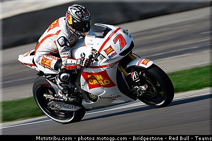motogp_aoyama_009_indianapolis_2011.jpg