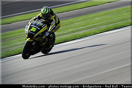 motogp_crutchlow_019_indianapolis_2011.jpg