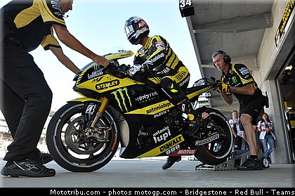 motogp_edwards_010_indianapolis_2011.jpg