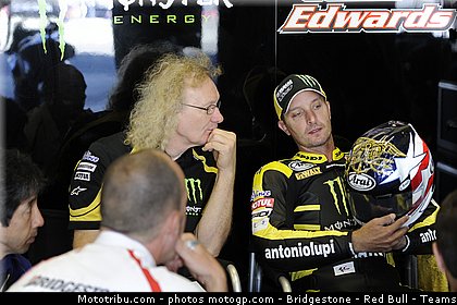 motogp_edwards_014_indianapolis_2011.jpg