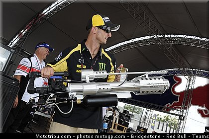 motogp_edwards_023_indianapolis_2011.jpg