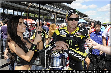 motogp_pitbabe_030_indianapolis_2011.jpg